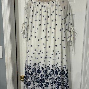 Siren Lily White and Navy Floral dress with Navy floral pattern.